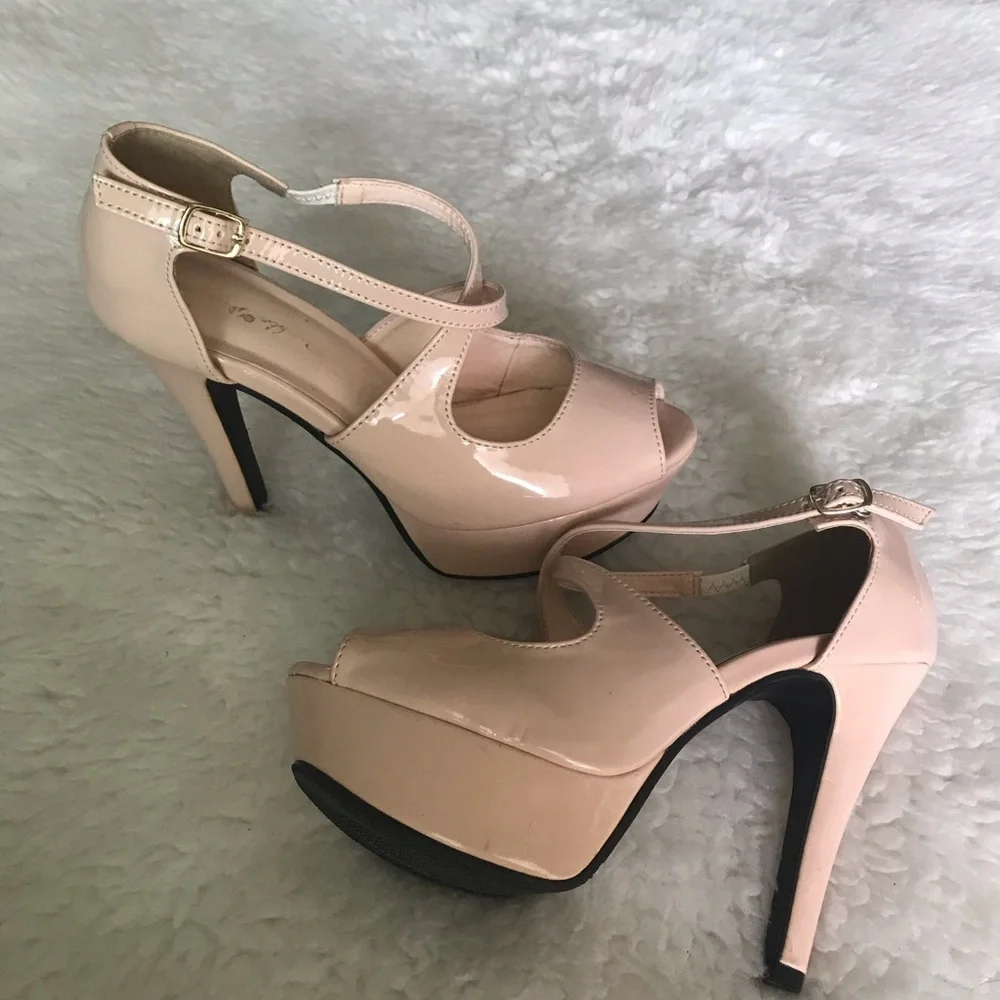 Women’s Platform high heels shoes size M US size 7
